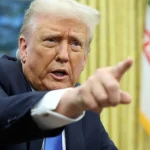 Trên Truth Social, Trump gọi Powell là "quá chậm", đòi thay người trước khi nhiệm kỳ kết thúc 5/2026. Thượng nghị sĩ Rick Scott ủng hộ, kêu gọi lãnh đạo mới cho Fed.