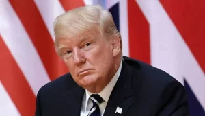 Ngày 18 tháng 7 năm 2025, Tổng thống Trump ký ban hành GENIUS Act, luật crypto đầu tiên của Mỹ, tại buổi lễ hoành tráng ở Nhà Trắng.